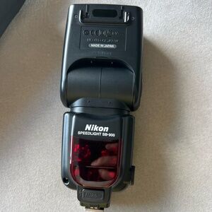 Nikon SB-900 speedlight flash